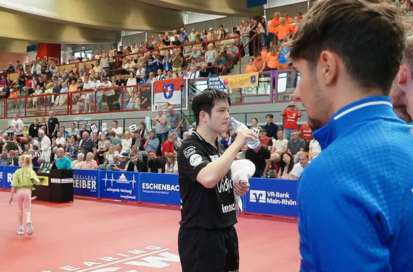 九游娱乐-樊振东3-1贝塔斯迈尔迎第二胜！三四局领先险被逆转，还是保守！