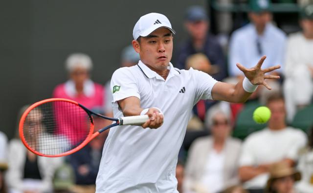 九游游戏-突发食物中毒不敌No.10 吴易昺温网战至最后一刻